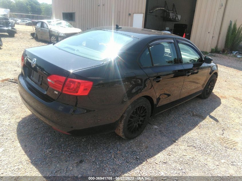 2014 VOLKSWAGEN JETTA SEDAN SE - 3VWD17AJ6EM376492