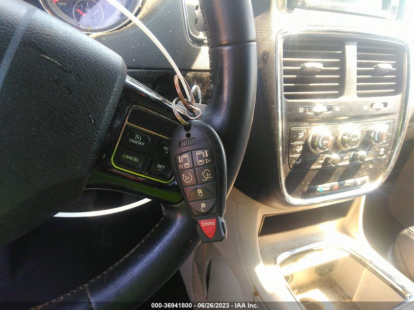VIN 2C4RDGCG0JR307320 2018 DODGE GRAND CARAVAN SXT