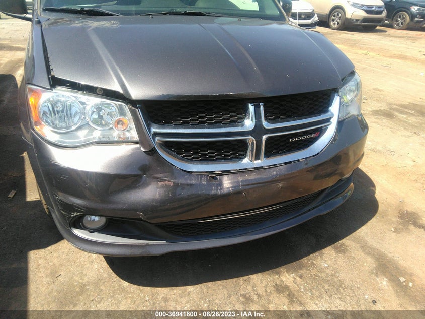 VIN 2C4RDGCG0JR307320 2018 DODGE GRAND CARAVAN SXT