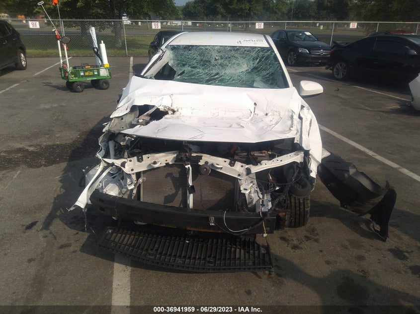 VIN 2T1BURHE6KC165805 2019 TOYOTA COROLLA L/LE/SE/XLE/XSE