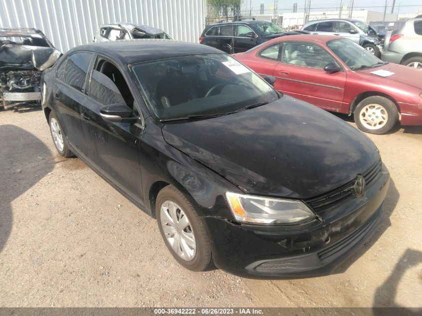 2014 VOLKSWAGEN JETTA SEDAN SE - 3VWD17AJ2EM221650