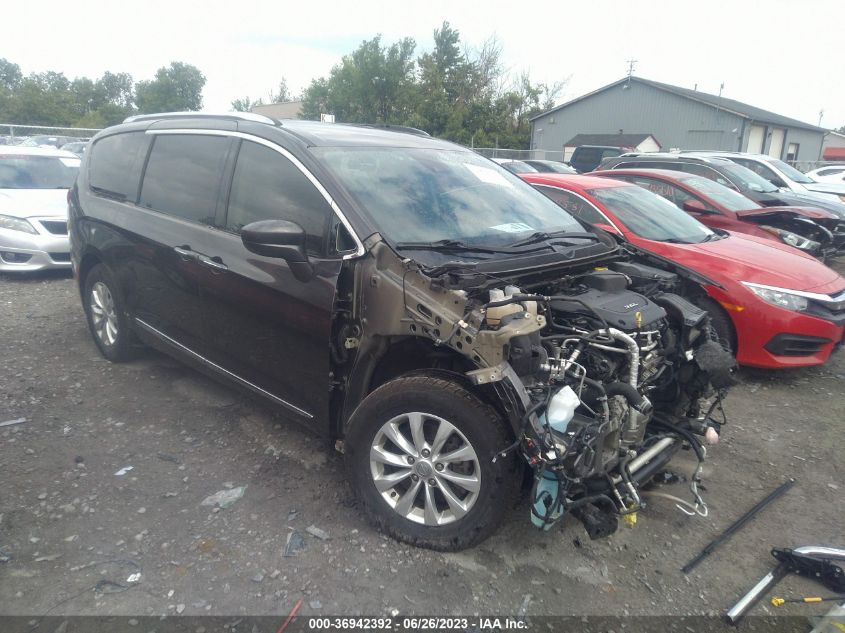 2C4RC1BG5JR113979 2018 CHRYSLER PACIFICA, photo no. 1