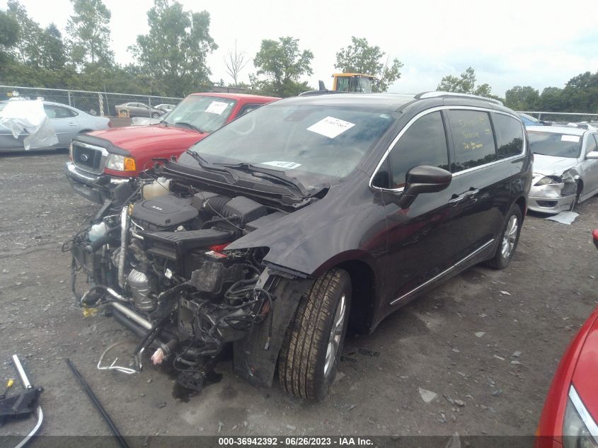 2C4RC1BG5JR113979 2018 CHRYSLER PACIFICA, photo no. 2