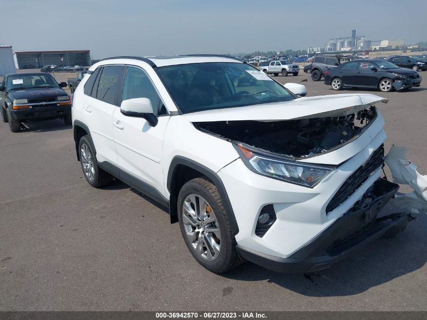 2020 TOYOTA RAV4 XLE PREMIUM - 2T3A1RFV3LW135417