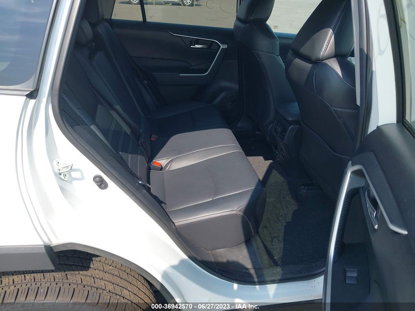 VIN 2T3A1RFV3LW135417 2020 TOYOTA RAV4 XLE PREMIUM