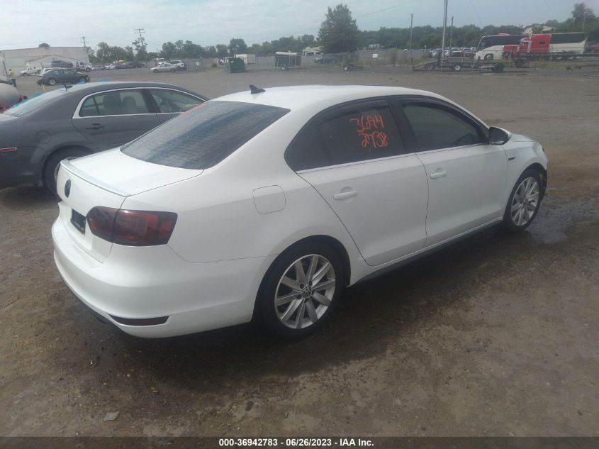 2014 VOLKSWAGEN JETTA SEDAN GLI EDITION 30 W/NAV - 3VW4S7AJ9EM270311