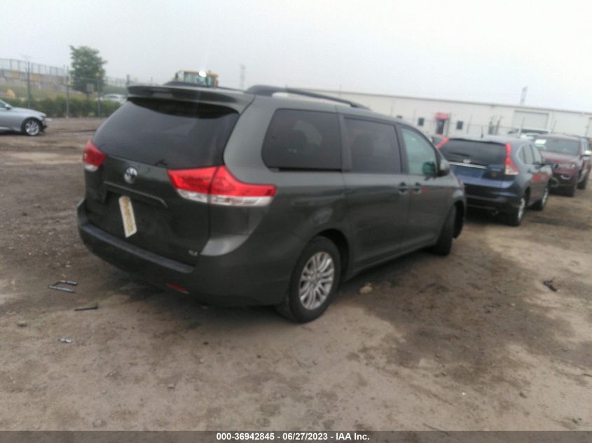 5TDYK3DC5CS185294 2012 TOYOTA SIENNA, photo no. 4