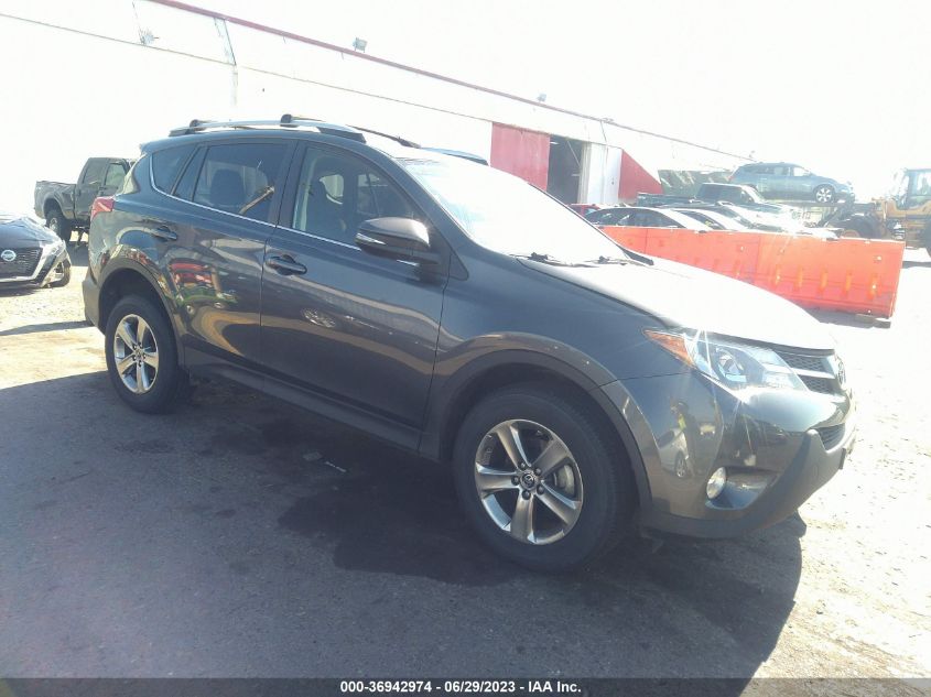 2015 TOYOTA RAV4 XLE - JTMRFREV2FD149008