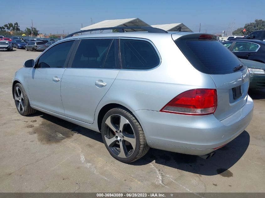 2013 VOLKSWAGEN JETTA SPORTWAGEN TDI W/SUNROOF - 3VWPL7AJXDM620960