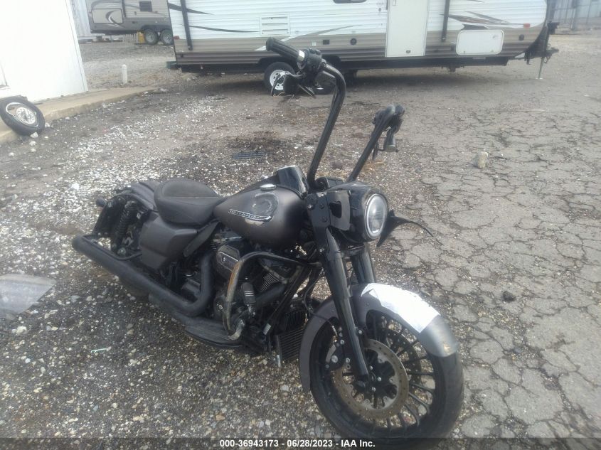 2017 HARLEY-DAVIDSON FLHRXS - 1HD1KVC24HB650456