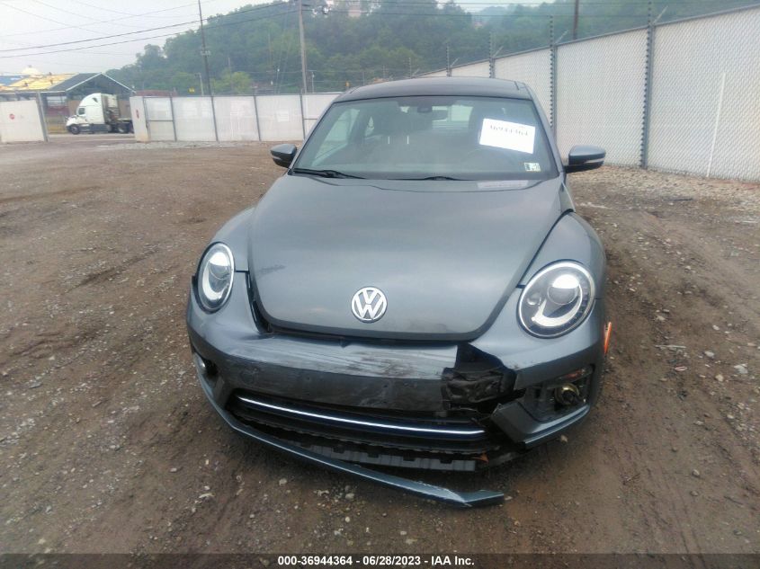 2018 VOLKSWAGEN BEETLE SE - 3VWJD7AT3JM713965