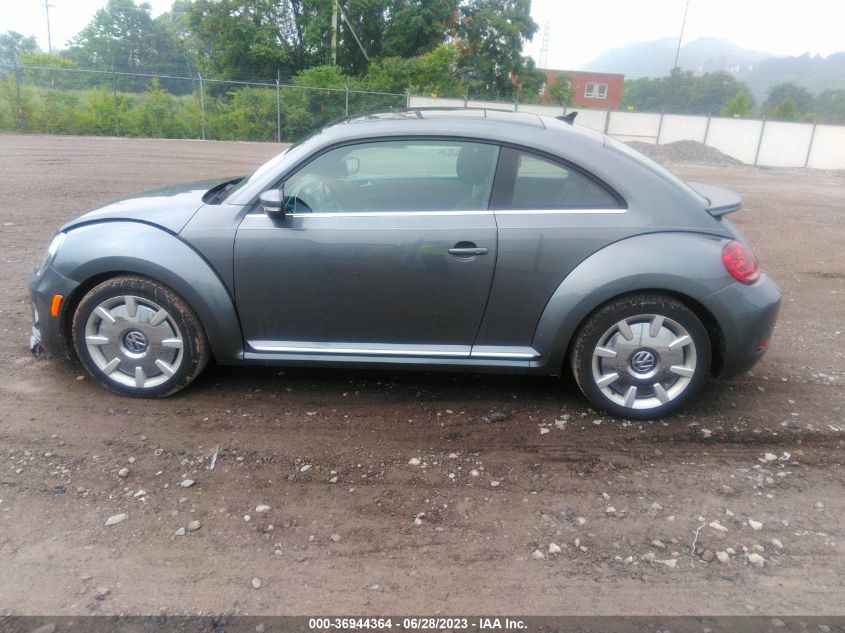 2018 VOLKSWAGEN BEETLE SE - 3VWJD7AT3JM713965