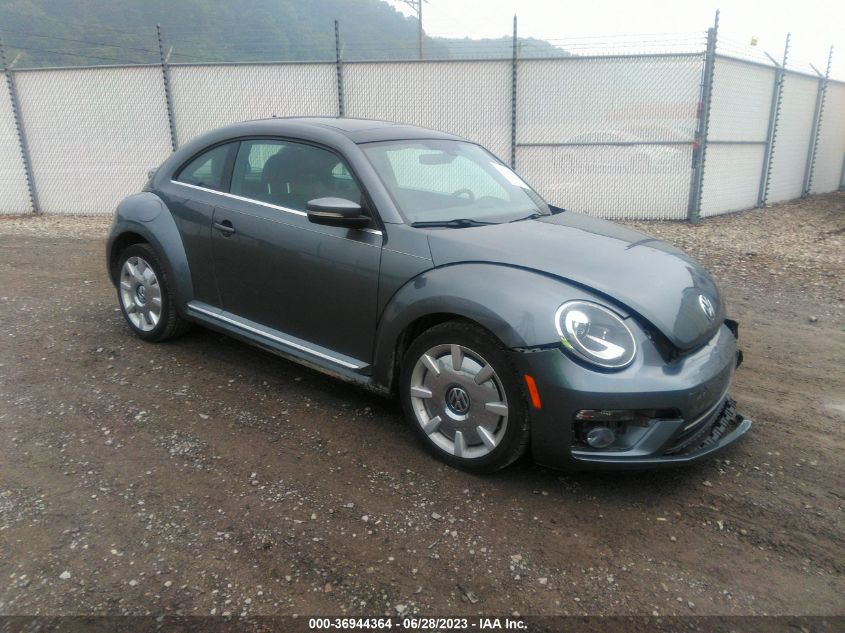 2018 VOLKSWAGEN BEETLE SE - 3VWJD7AT3JM713965