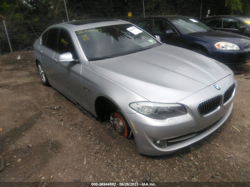2013 BMW 5 SERIES 528I XDRIVE - WBAXH5C51DDW14935
