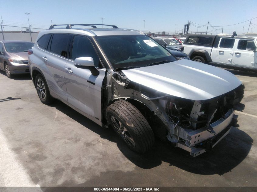 2021 TOYOTA HIGHLANDER HYBRID XLE - 5TDHBRCH0MS521225