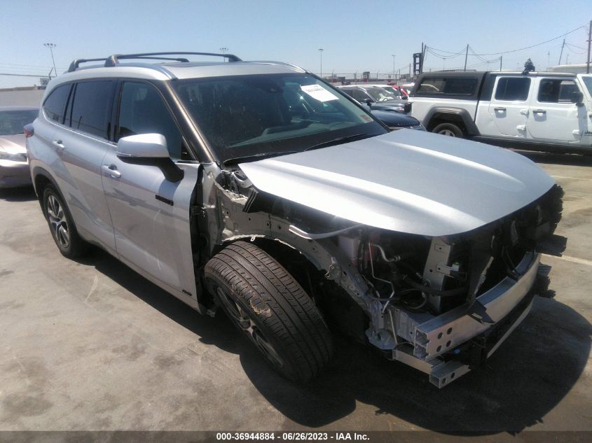 2021 TOYOTA HIGHLANDER HYBRID XLE - 5TDHBRCH0MS521225