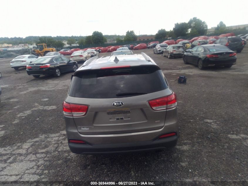 2016 KIA SORENTO LX - 5XYPGDA32GG037680