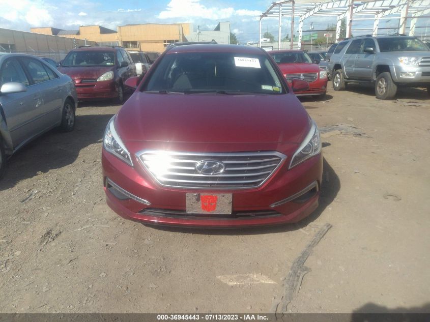 2015 HYUNDAI SONATA 2.4L SE - 5NPE24AF2FH024631