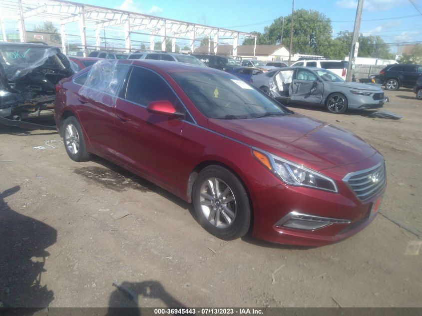 2015 HYUNDAI SONATA 2.4L SE - 5NPE24AF2FH024631