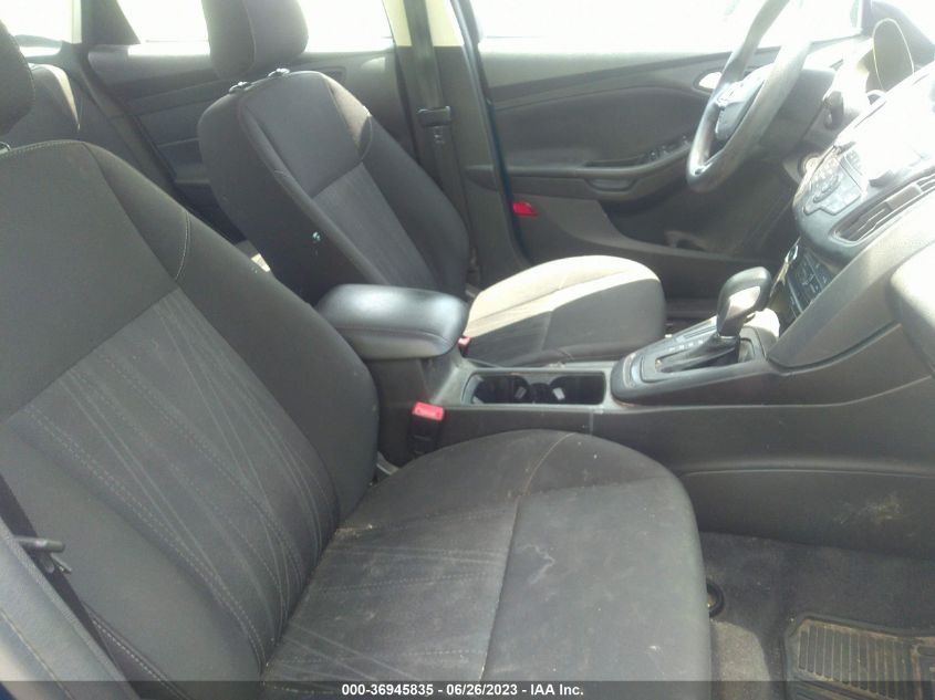 VIN 1FADP3F22JL265516 2018 FORD FOCUS SE