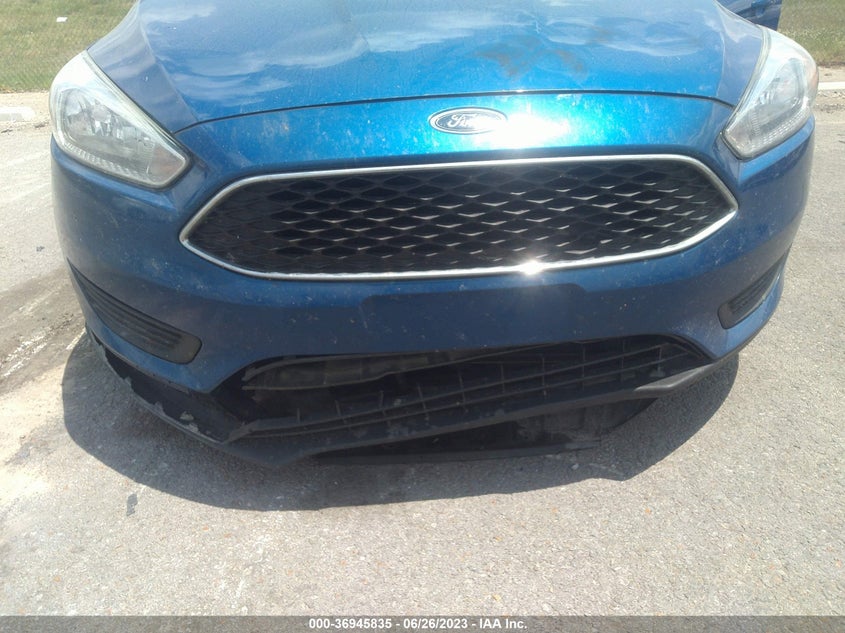 VIN 1FADP3F22JL265516 2018 FORD FOCUS SE