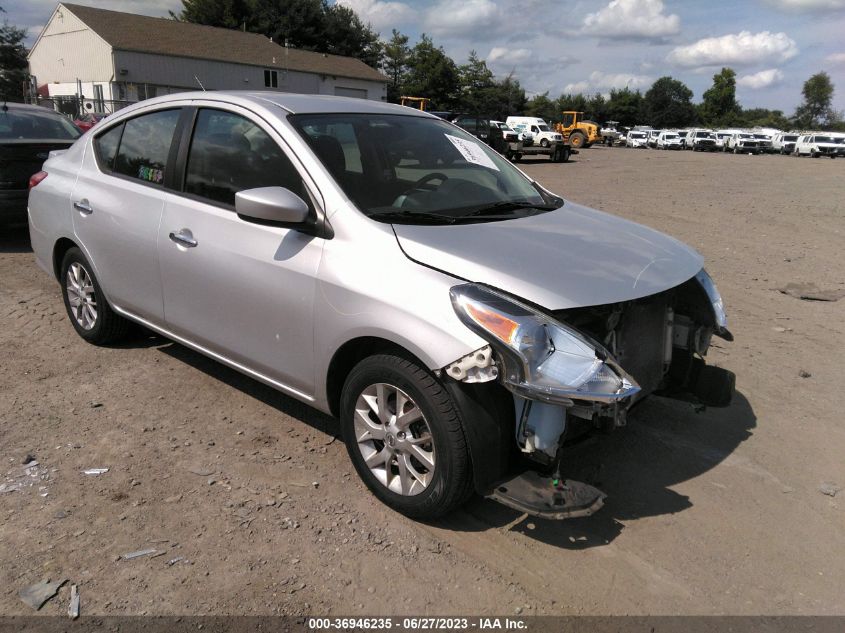 VIN 3N1CN7AP5JL835490 2018 NISSAN VERSA SEDAN no.1