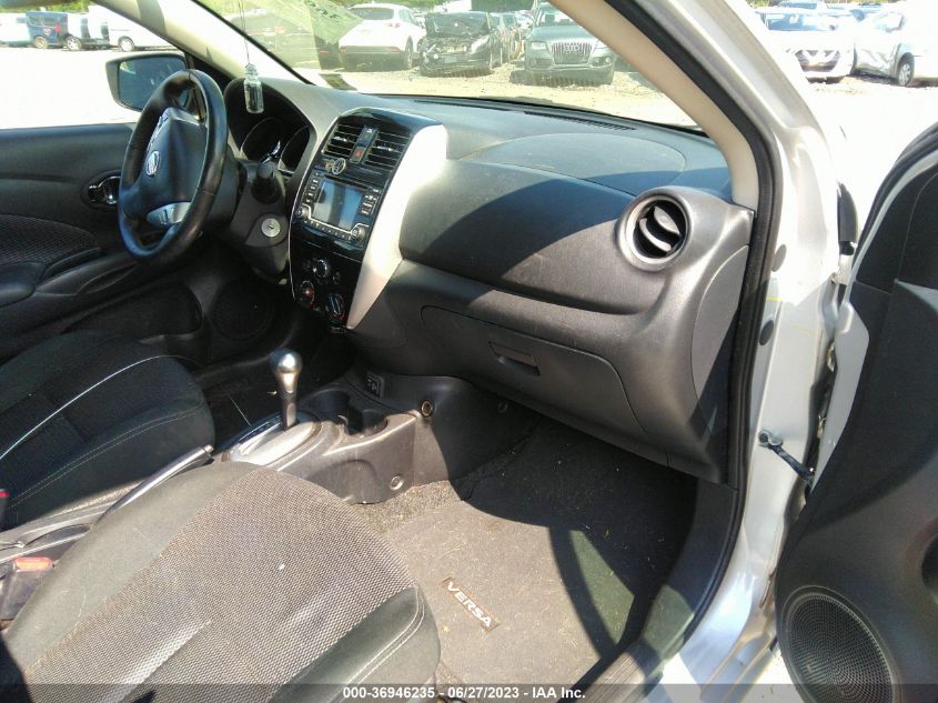 VIN 3N1CN7AP5JL835490 2018 NISSAN VERSA SEDAN no.5