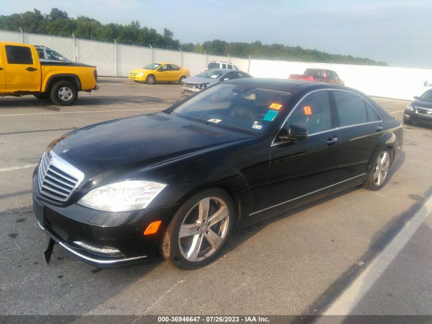 2013 MERCEDES-BENZ S-CLASS S 550 - WDDNG9EB5DA528087