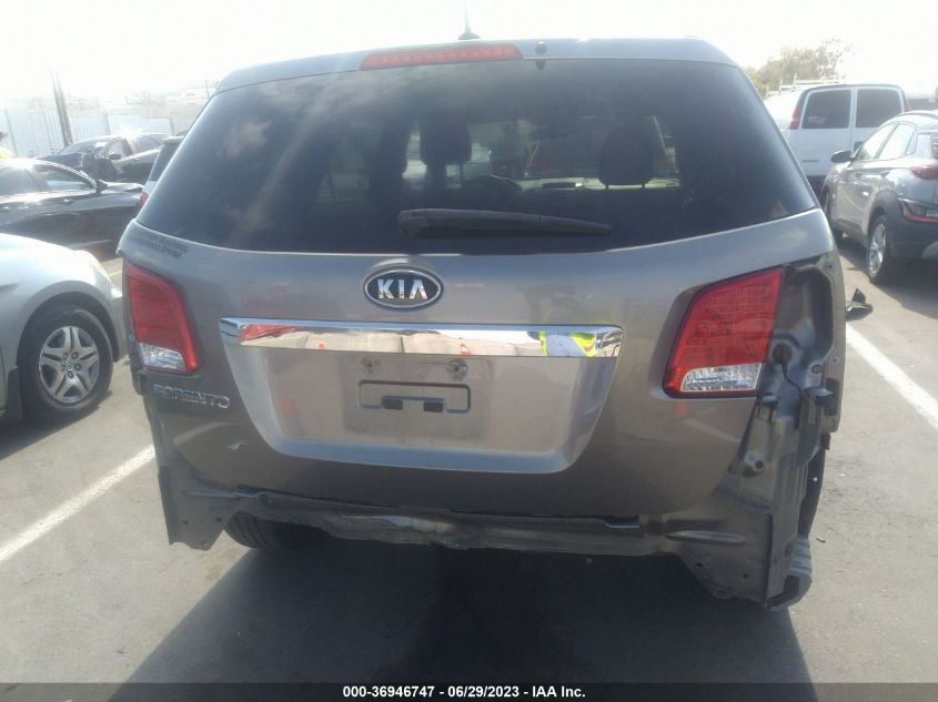 2013 KIA SORENTO LX - 5XYKT3A16DG327155