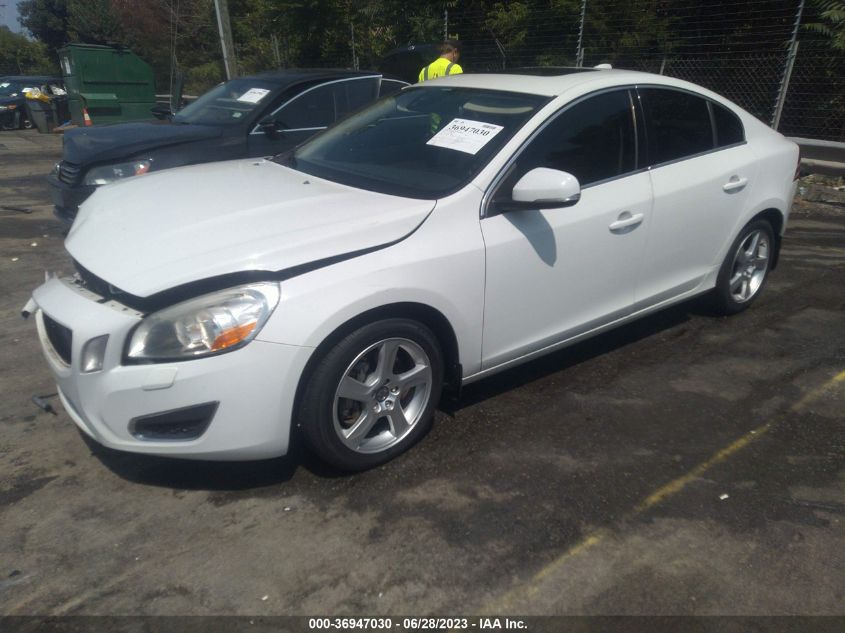 2013 VOLVO S60 T5 - YV1612FS1D2180332