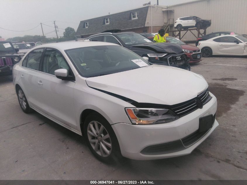 2014 VOLKSWAGEN JETTA SEDAN SE W/CONNECTIVITY - 3VWD17AJ6EM420247