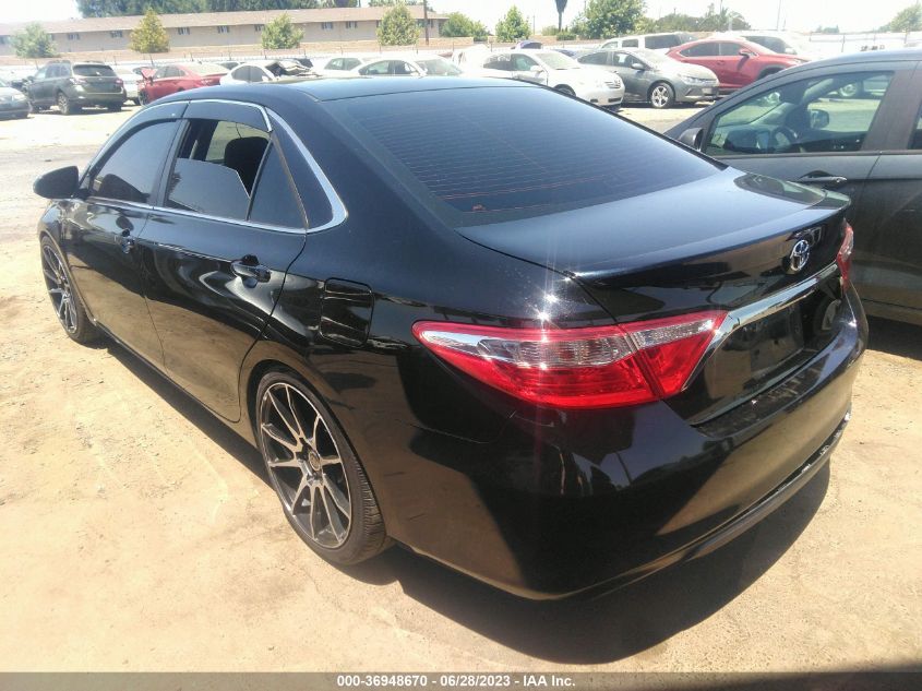 VIN 4T1BF1FK0FU019733 2015 TOYOTA CAMRY no.3