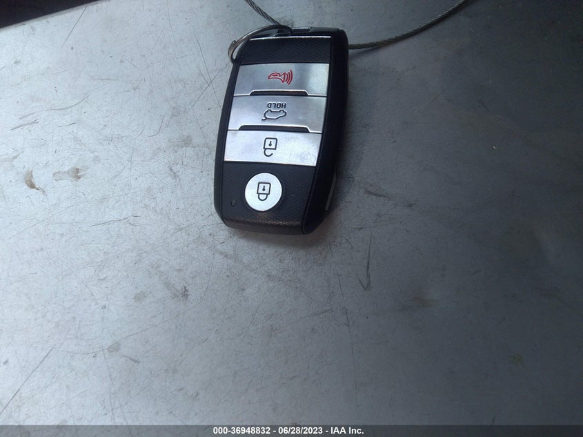 VIN KNDCC3LCXJ5152738 2018 KIA NIRO EX