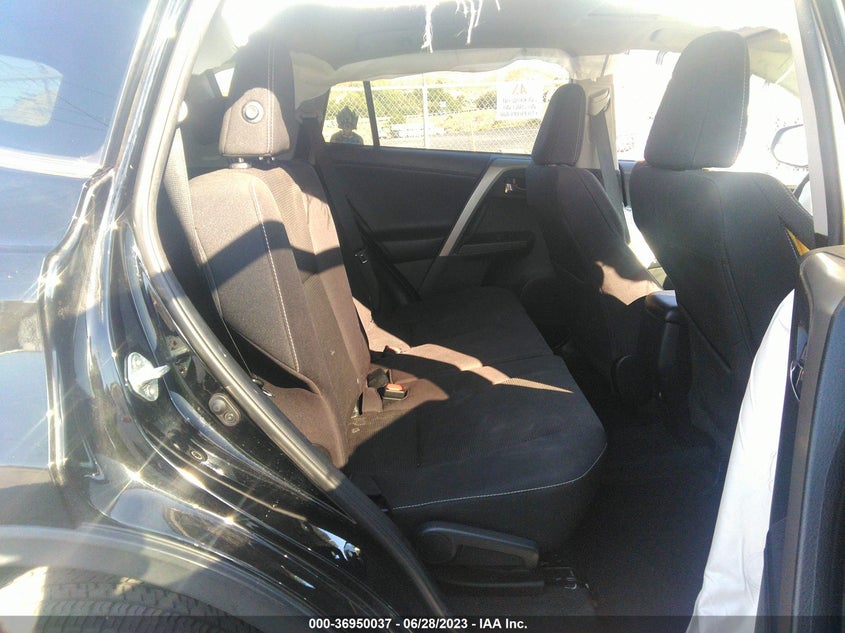 VIN 2T3WFREV6JW468202 2018 TOYOTA RAV4 XLE/ADVENTURE