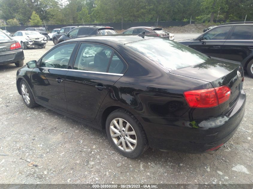 2014 VOLKSWAGEN JETTA SEDAN SE W/CONNECTIVITY - 3VWB17AJ0EM325741