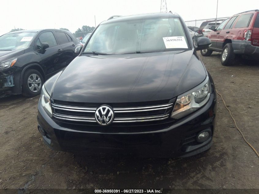 2013 VOLKSWAGEN TIGUAN SE W/SUNROOF & NAV - WVGAV3AX6DW577696