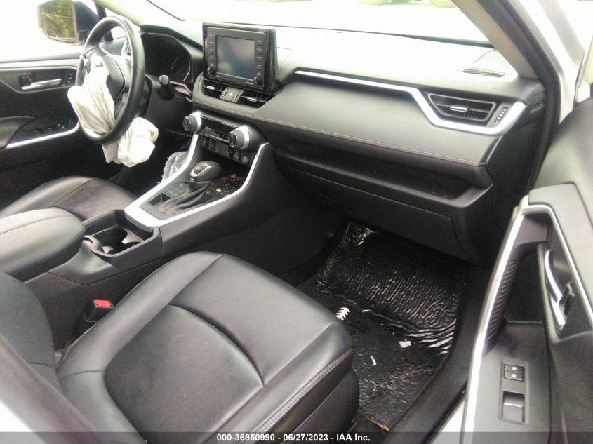 2020 TOYOTA RAV4 XLE PREMIUM - 2T3A1RFV3LW100585