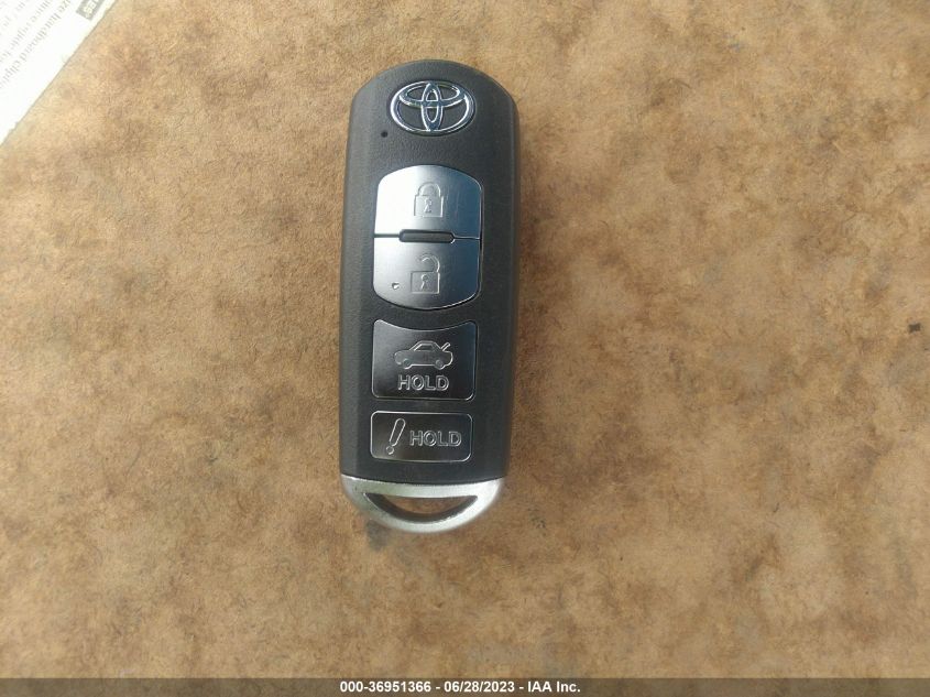 2019 TOYOTA YARIS SEDAN L/LE/XLE 3MYDLBYV8KY520011