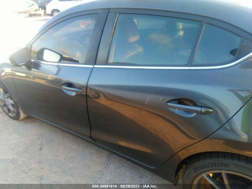 2018 MAZDA MAZDA3 4-DOOR TOURING - 3MZBN1V36JM266329
