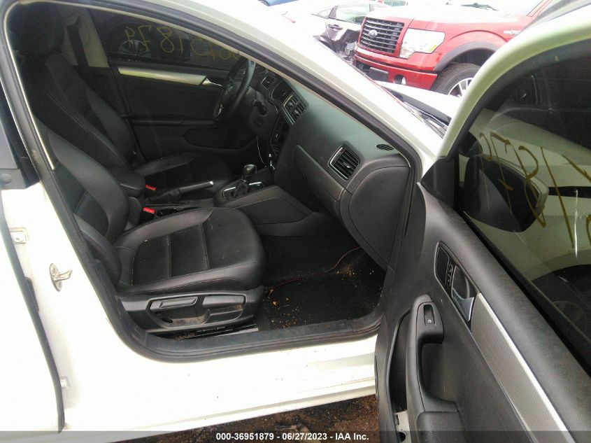2017 VOLKSWAGEN JETTA 1.4T SE - 3VWDB7AJ7HM216946