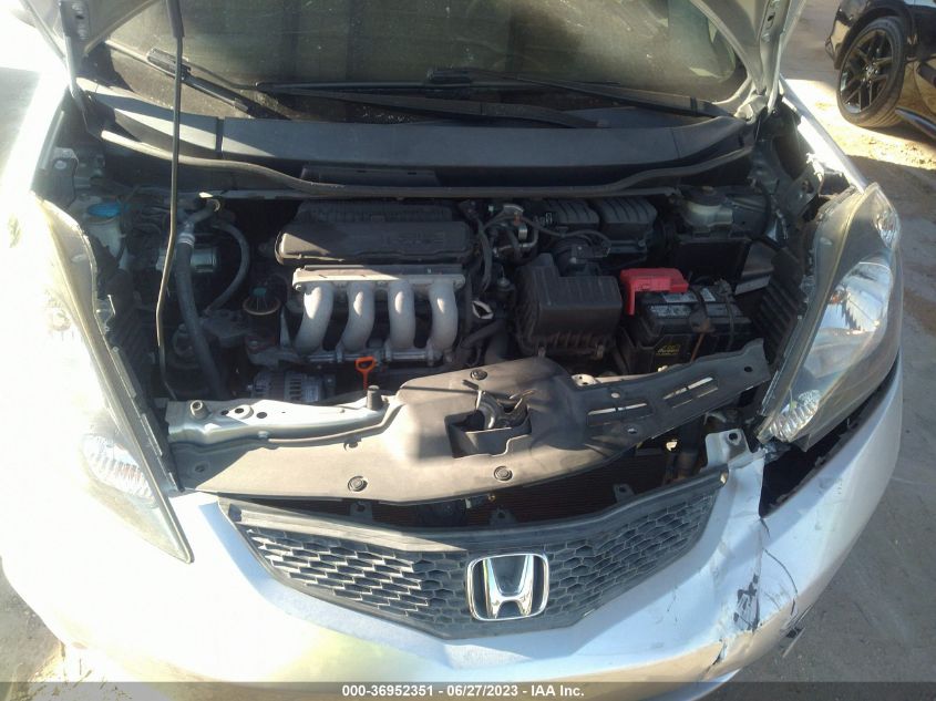 2013 HONDA FIT - JHMGE8H32DC003675