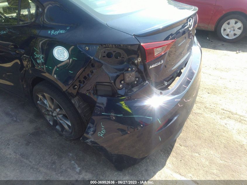 2018 MAZDA MAZDA3 4-DOOR TOURING - 3MZBN1V38JM255297