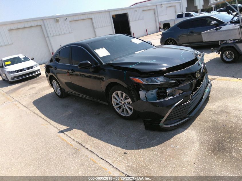 2022 TOYOTA CAMRY LE - 4T1C11AK4NU068491