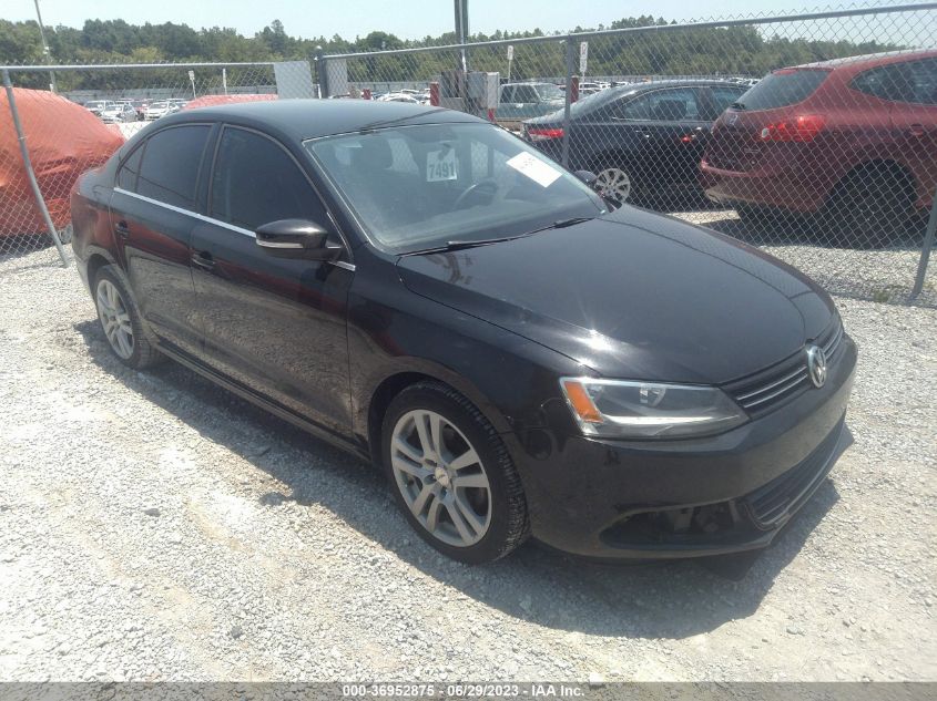 2013 VOLKSWAGEN JETTA SEDAN SE - 3VWDP7AJ2DM406567