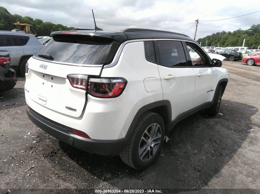 VIN 3C4NJDBB9JT180897 2018 JEEP COMPASS LATITUDE