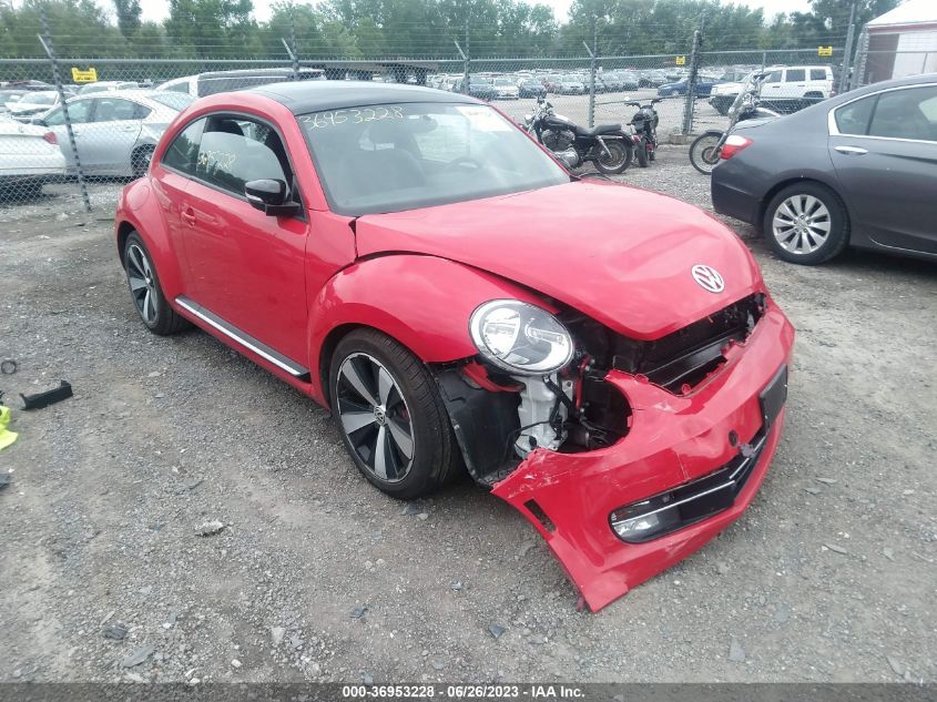 2013 VOLKSWAGEN BEETLE COUPE 2.0T TURBO W/SUN/SOUND - 3VWV67AT5DM613186