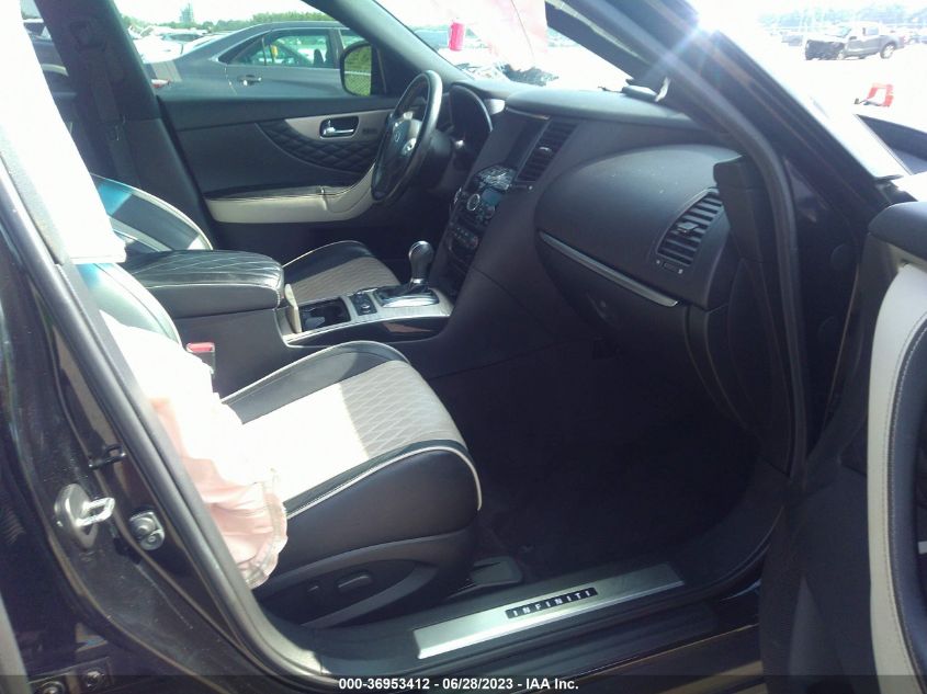 2017 INFINITI QX70 - JN8CS1MU4HM140202