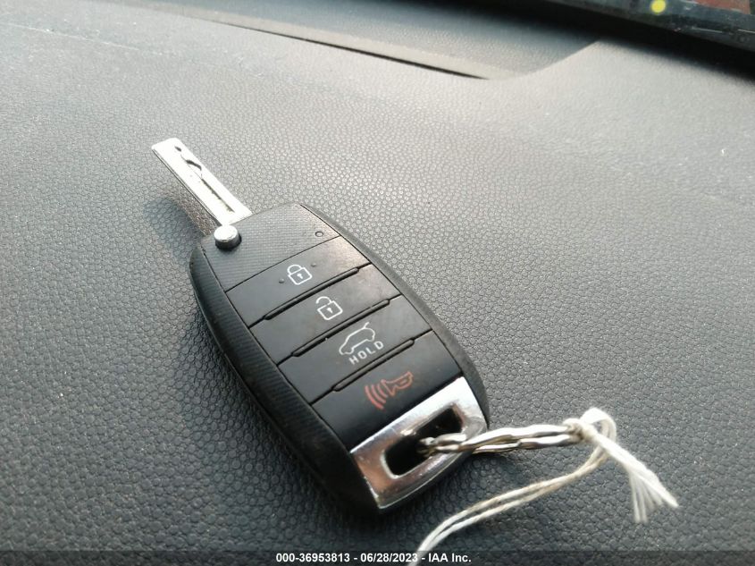 2015 KIA SOUL + - KNDJP3A56F7160976