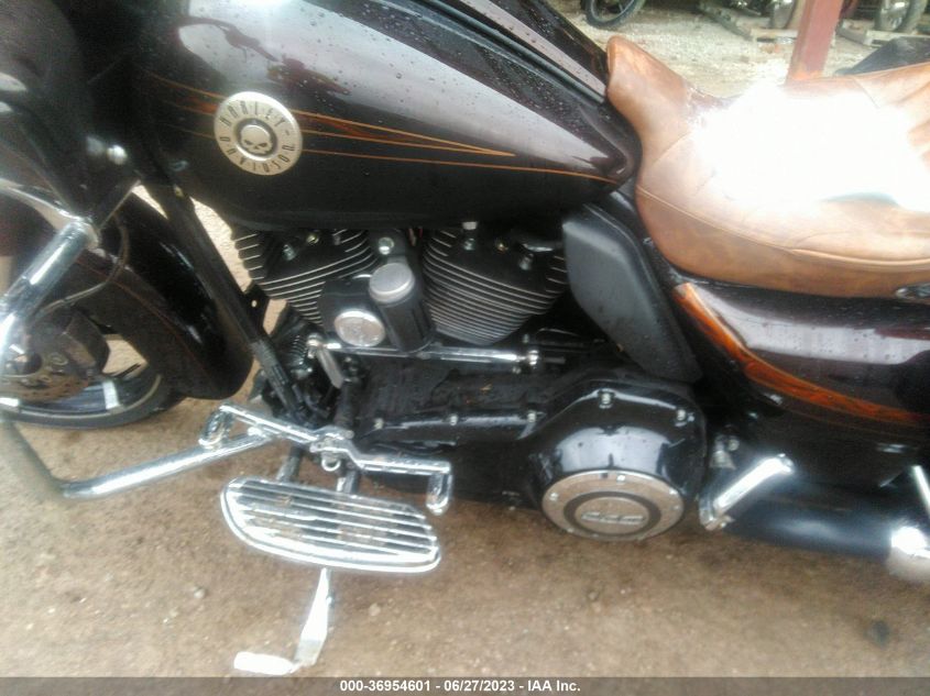 2012 HARLEY-DAVIDSON FLTRXSE CVO ROAD GLIDE CUSTOM 1HD1TC819CB952402