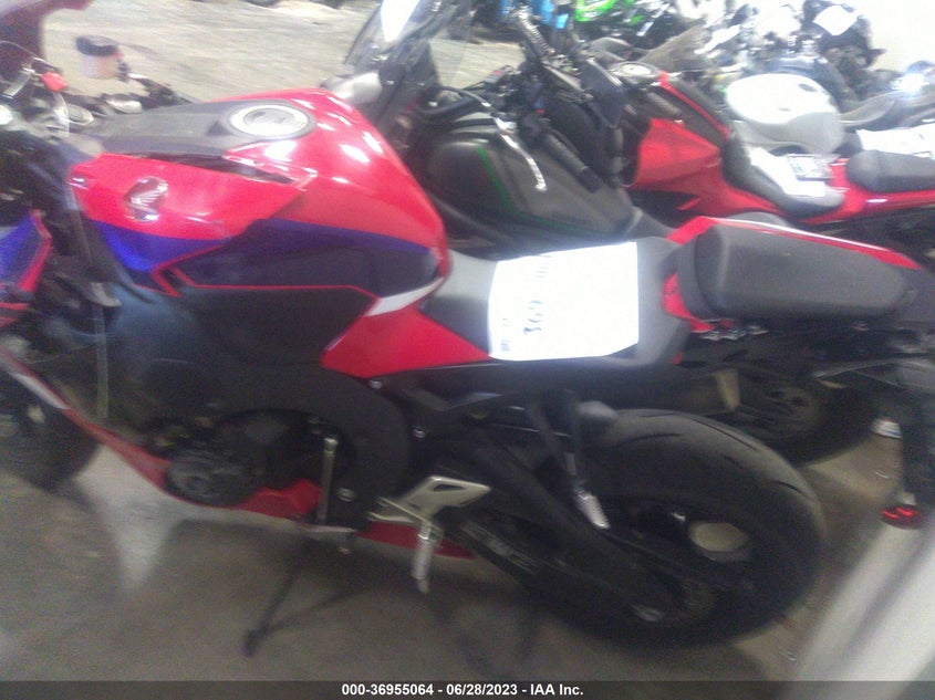 VIN JH2SC7712NK500199 2022 HONDA CBR1000 RR